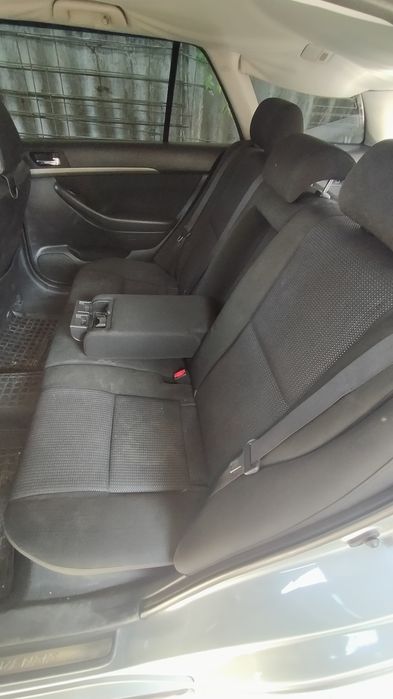 Сидіння Авенсіс 2 покоління універсал