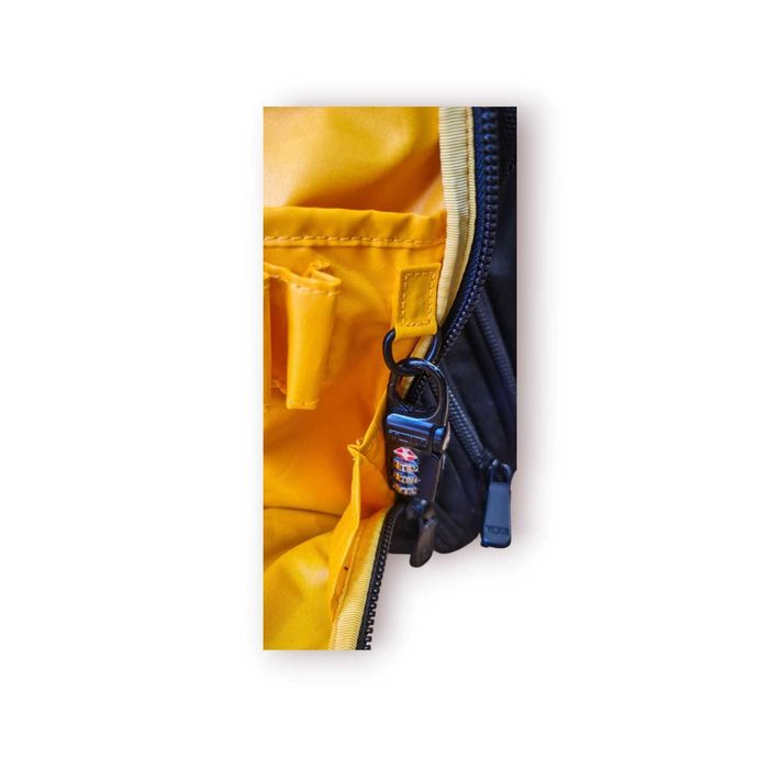 Mochila-Trolley T-Tech by TUMI (modelo 20”) – preta – com TUMI Tracer®