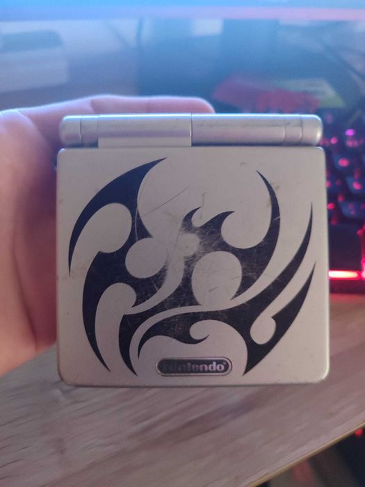 Game Boy Advance SP + Pokémon Crystal + jogos (bundle retro Nintendo)