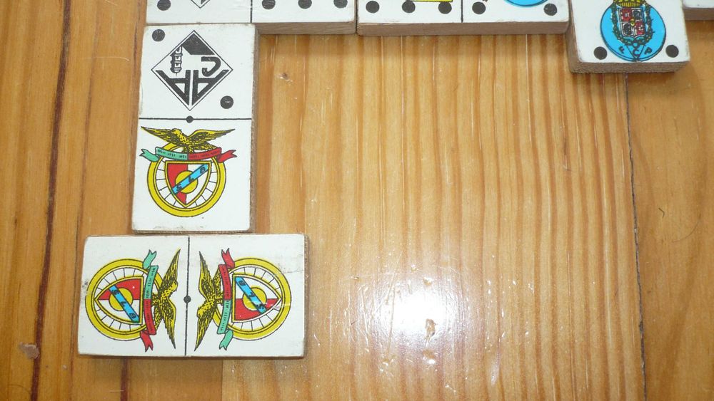 Dominó de Emblemas Majora - Antigo