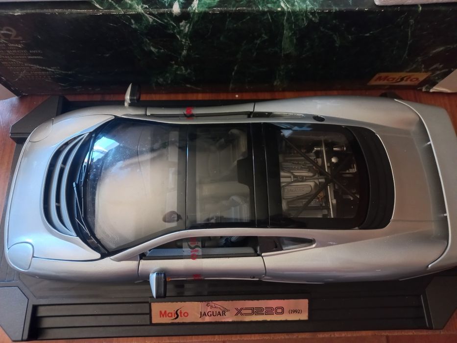jaguar x maisto 1:12 xf 220 silver brand new