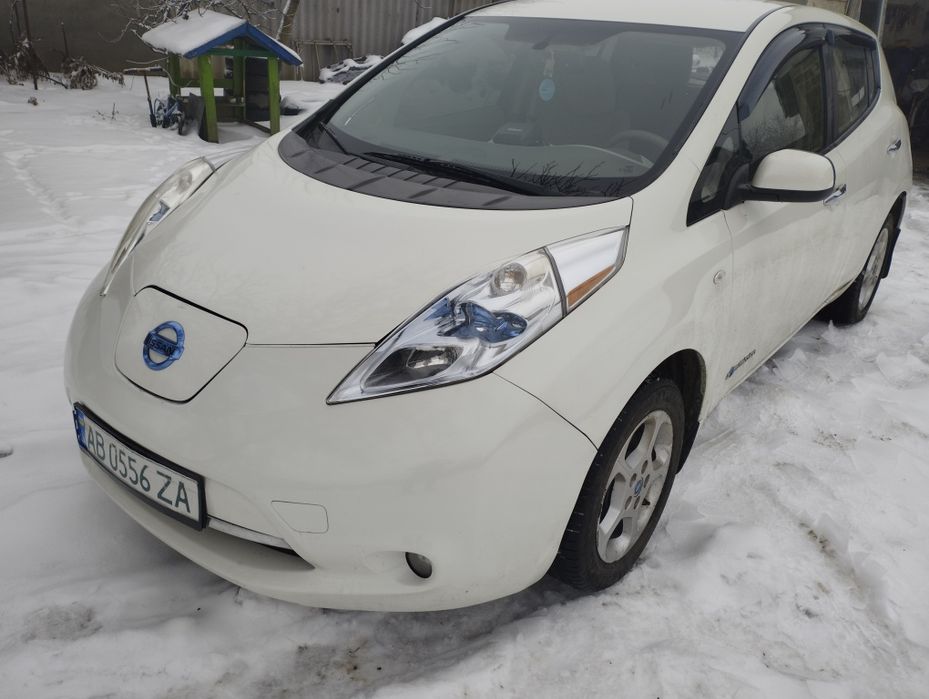 Nissan lif 2012 рік