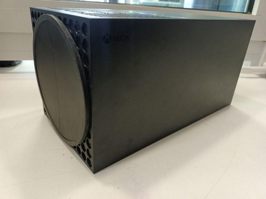 XBOX series X 1tb SSD +2  pady Komis Madej sc.