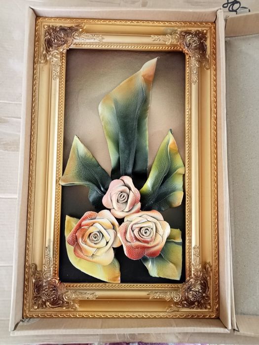 Картина з кожі продається