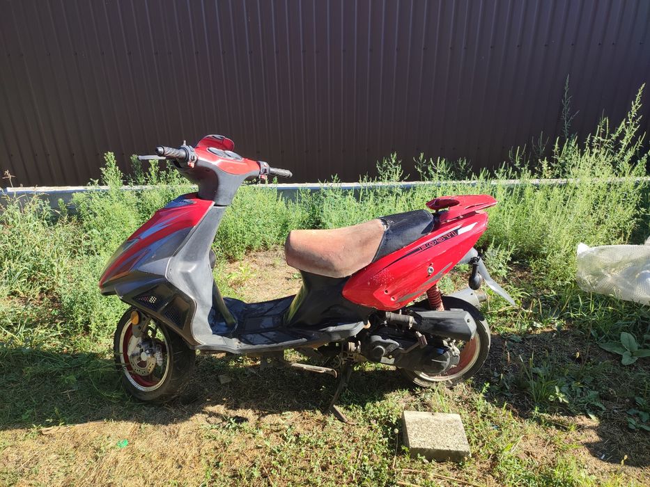 Продам скутер Fosti 80 кубів