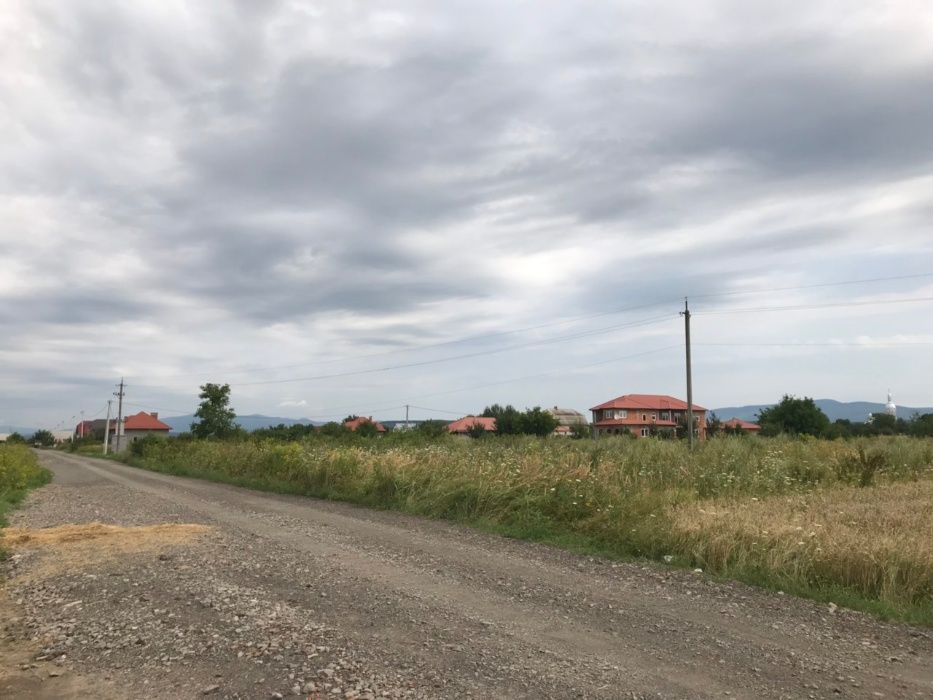 Продаеться участок 25 соток с. Баранинцы.