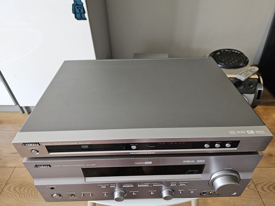 Ampliner Yamaha RX V657 i DVD S557