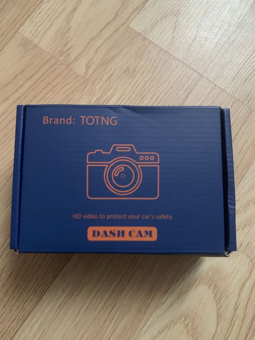 Відеореєстратор Totng 2 в 1 — передня + камера в салон, новий