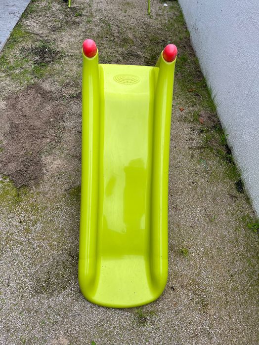 Conjunto de baloico e escorrega para bebe