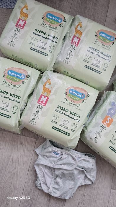 Багаторазові трусики та вклалиші до них