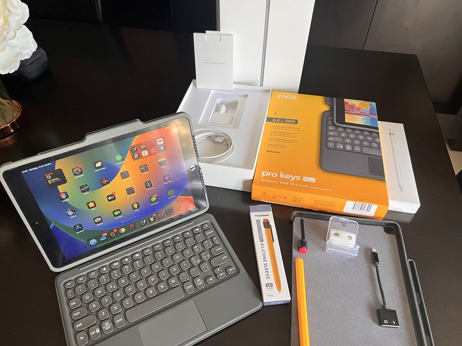 iPad 7 gen 128 gb com teclado, pencil e acessórios