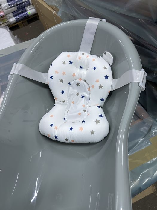 В продажі є окремо подушка на складну ванночку і звичайну