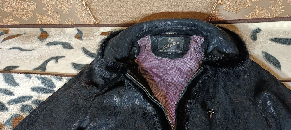 Куртка шкіряна жіноча