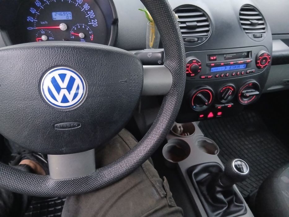 Volkswagena New Beetle 2.0