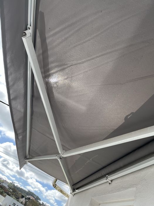 Toldo retrátil exterior
