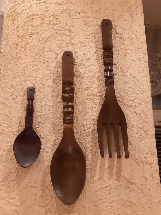 Drewniane duze sztućce dekoracja