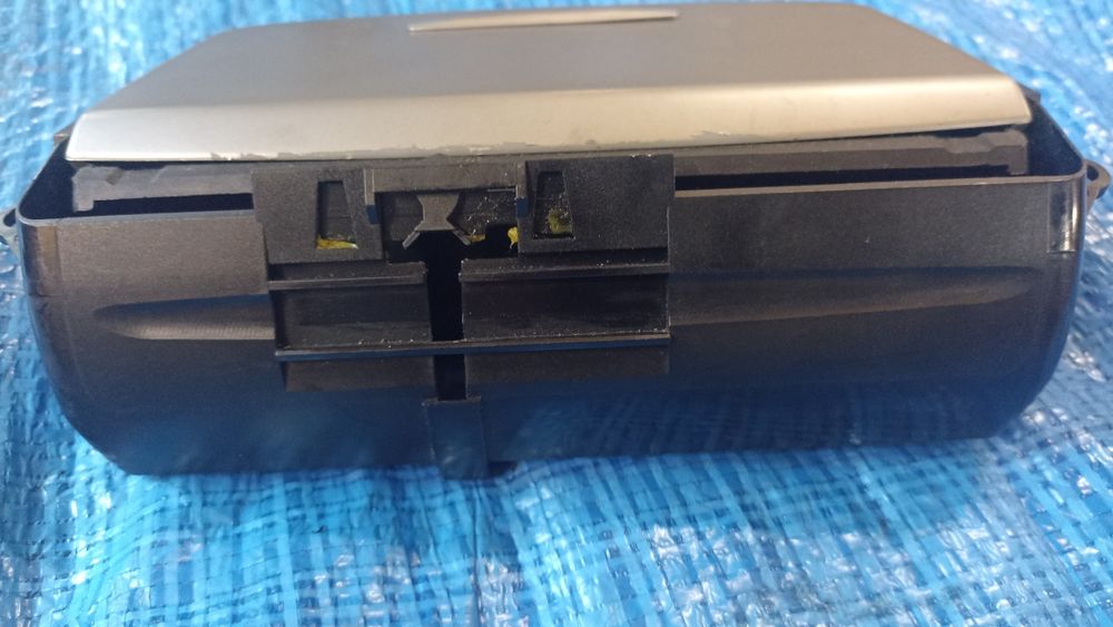 Бардачок центрального тунелю BMW 3 E90 E91