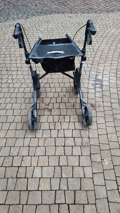 Balkonik, chodzik aluminiowy, rolator - bardzo składany .