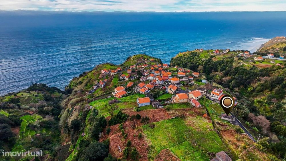 Moradia T4 em Ponta Delgada – Vista Panorâmica Mar e Montanha