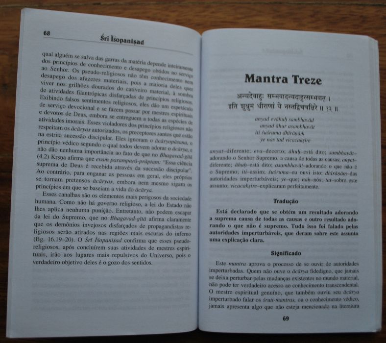 Sri Isopanisad (O Conhecimento Que Nos Aproxima de Deus)