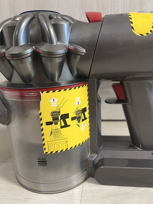 Пилесос Dyson v7 Fluffy з турбощіткою