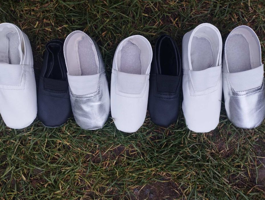 Білі чорні срібні чешки з 13см по 25см 16/16,5/17/17,5/18/19см шкіра