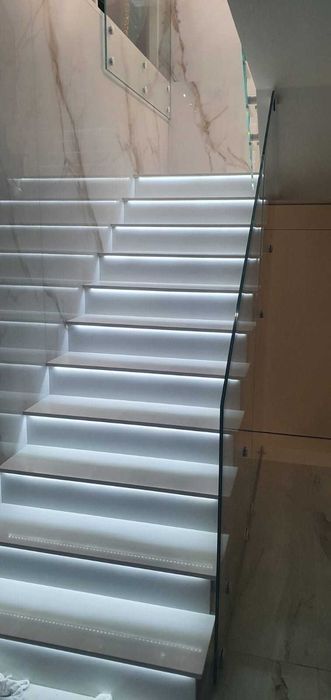 Kamieniarstwo, blaty granitowe, schody z kamienia,parapety,