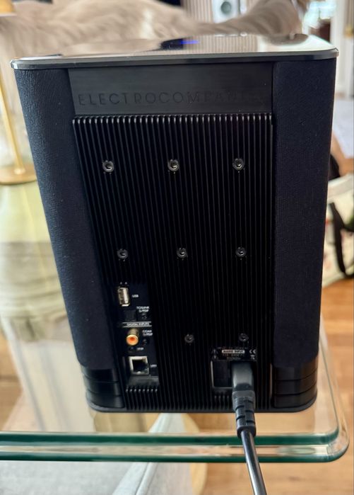 Colunas Activas all-in Electrocompaniet Tana SL-1  + L1