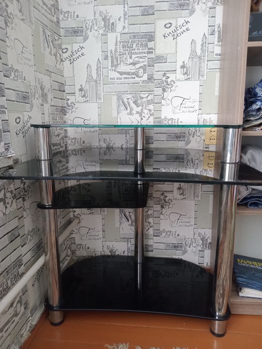 Продам комп'ютерний стіл