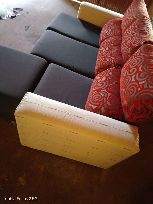 Sofa chaise longue reversivel com bancos desliizantes
