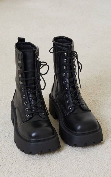 Чаботи  масивні на платформі