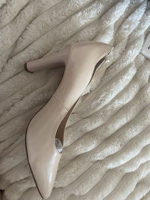 Класичні туфлі від Caprice