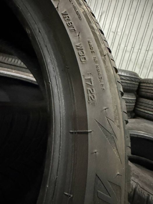 R19 245/40 Bridgestone Blizzak LM005