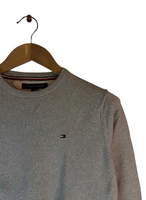 Sweter Tommy Hilfiger szary z logiem XS