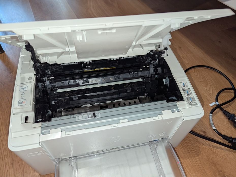 Принтер HP Lazer Jet Pro m102w