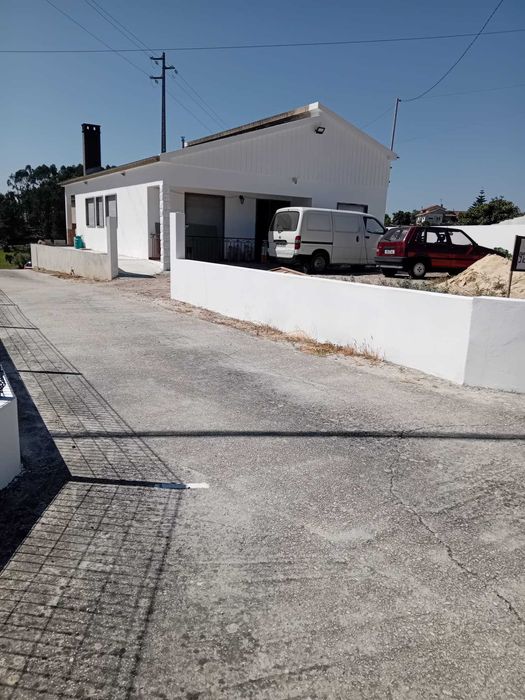 Venda de quinta na Quinta da Sardinha na estrada principal .