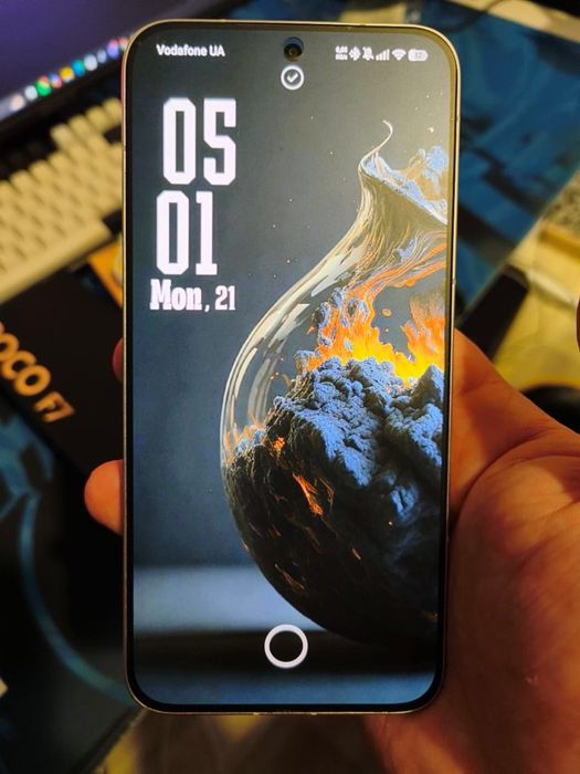 продам телефон POCO F7
