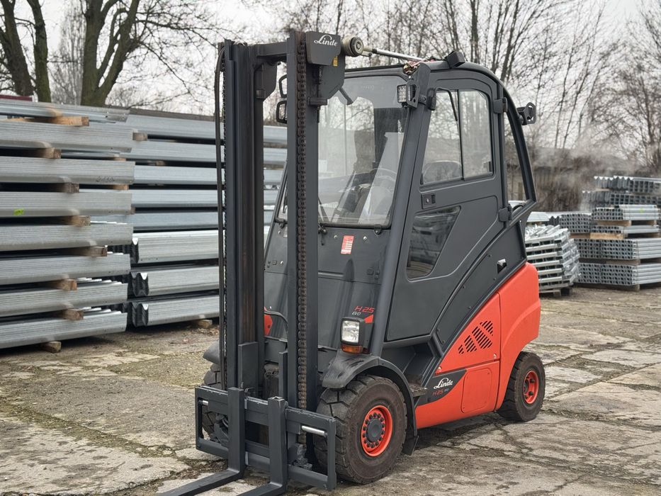 LINDE [2016] wózek widłowy 2500kg PRZESUW 2.5 t 2500kg kabina diesel