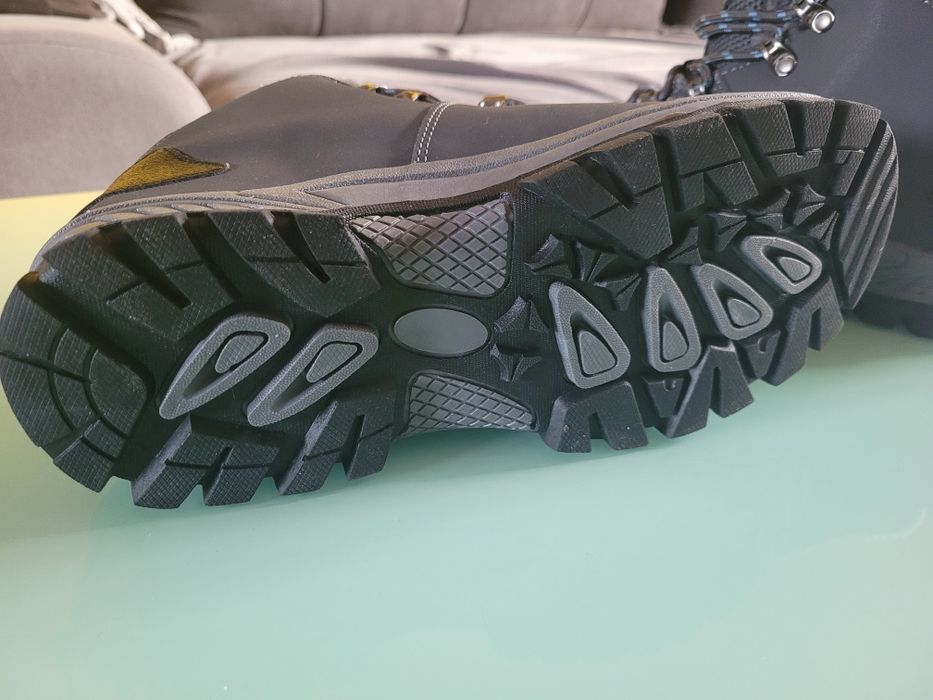 Buty zimowe ocieplane nowe