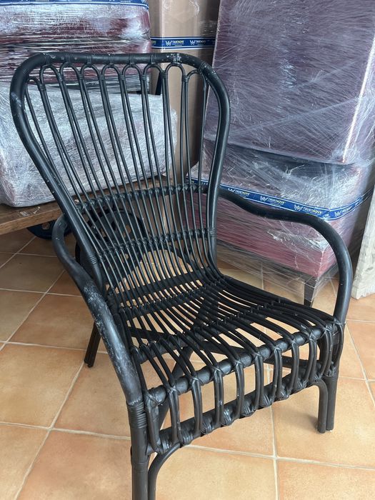 Cadeira preta de jardim