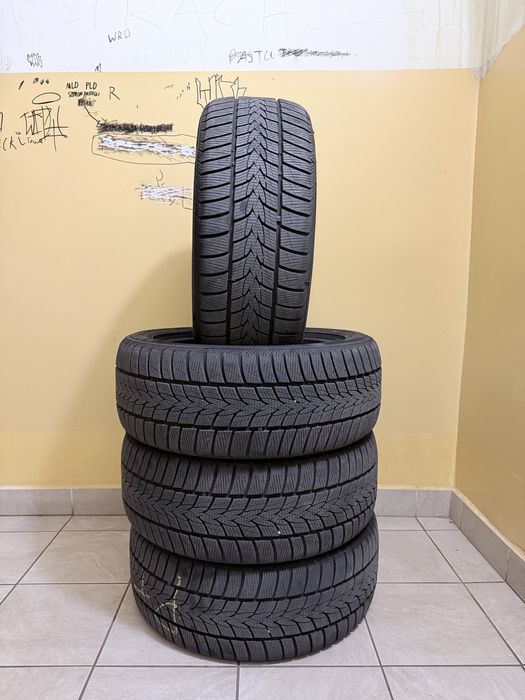 Komplet opon zimowych Imperial Snowdragon 225/50R17