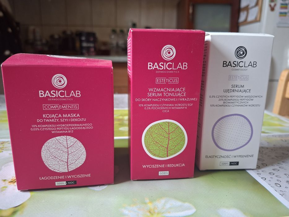 Zestaw serum BasicLab Dermocosmetics (3 szt.) - Nowe, oryginalne, data