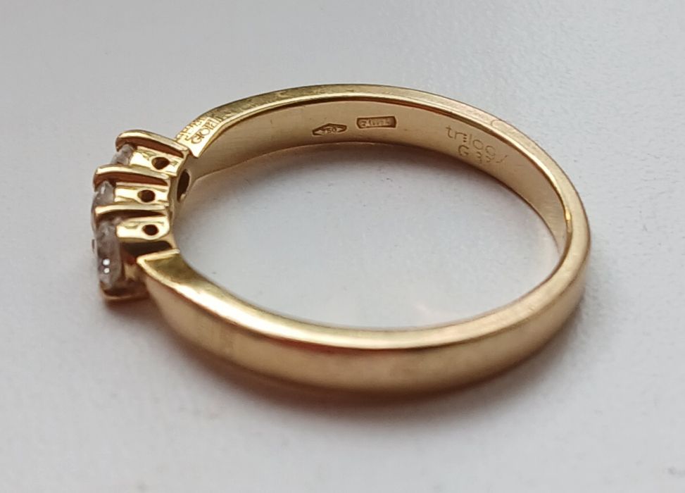 Продам кольцо золотое