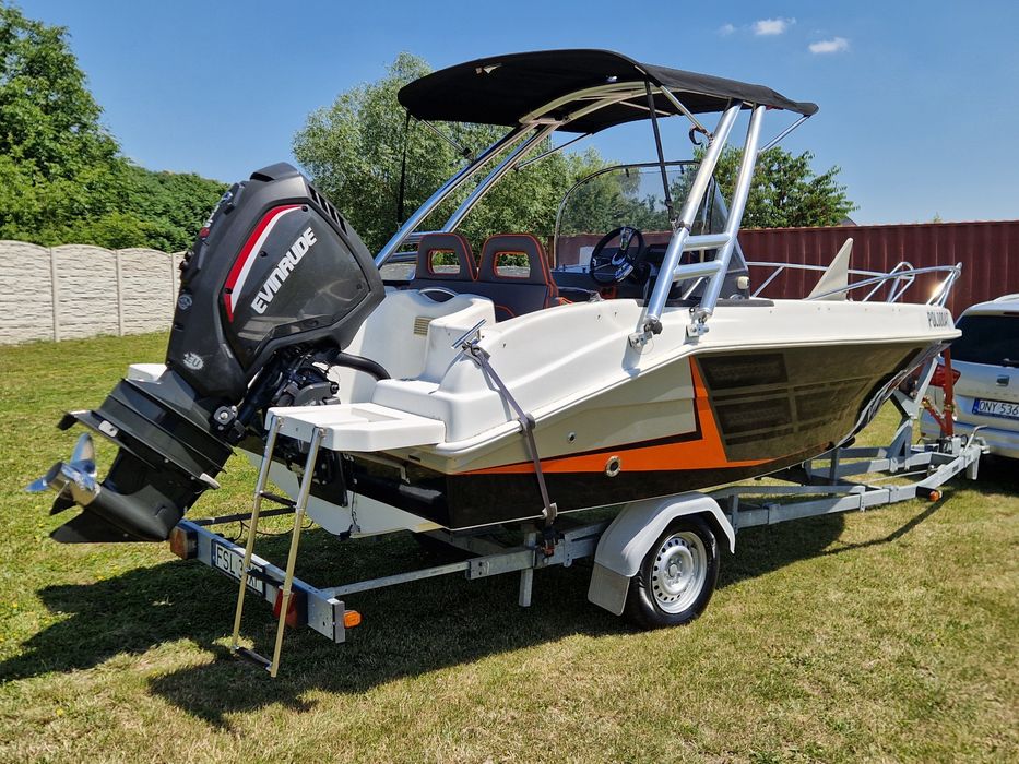 Łódź motorowa Mazury M550 Silnik EVINRUDE Przyczepa