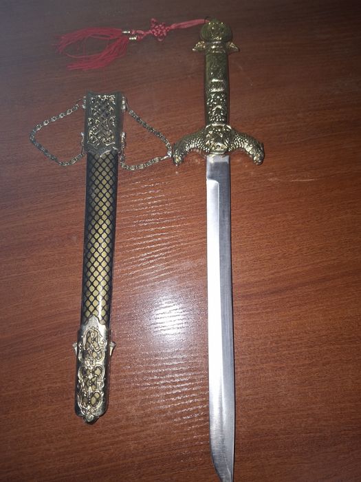 Espada curta de decoração