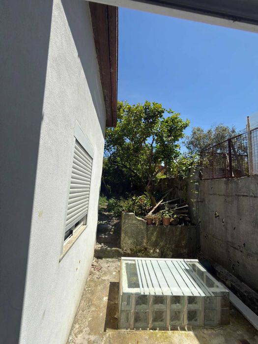 Moradia independente à venda no Porto, T3+2, com quintal
