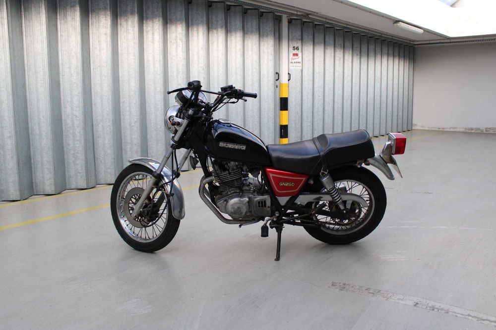 Suzuki GN 250 isenta de IUC