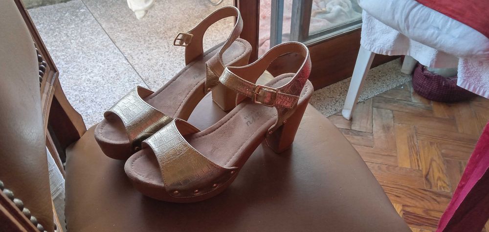 Quer  Moinho do amor?Peça moinho serra da estrela 10E-Sapatos3EDesde3E