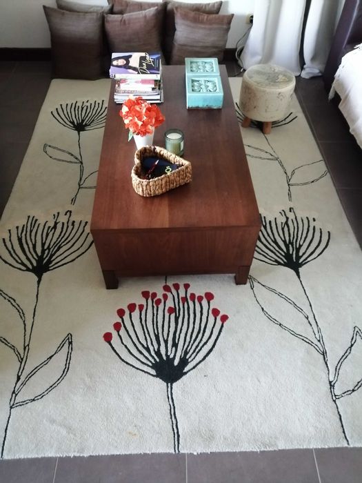 Móvel de apoio em madeira maciça / como novo