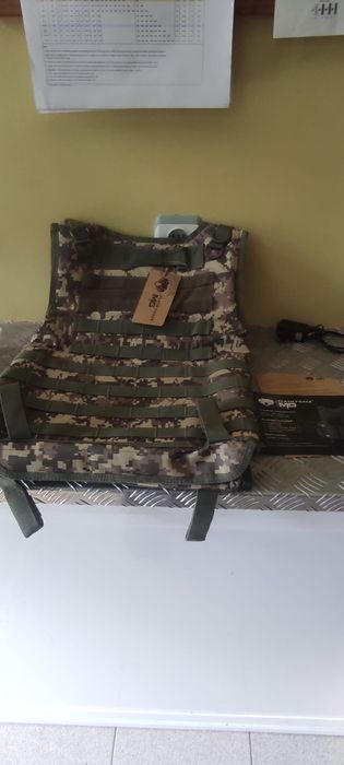 Colete tático com carregadores